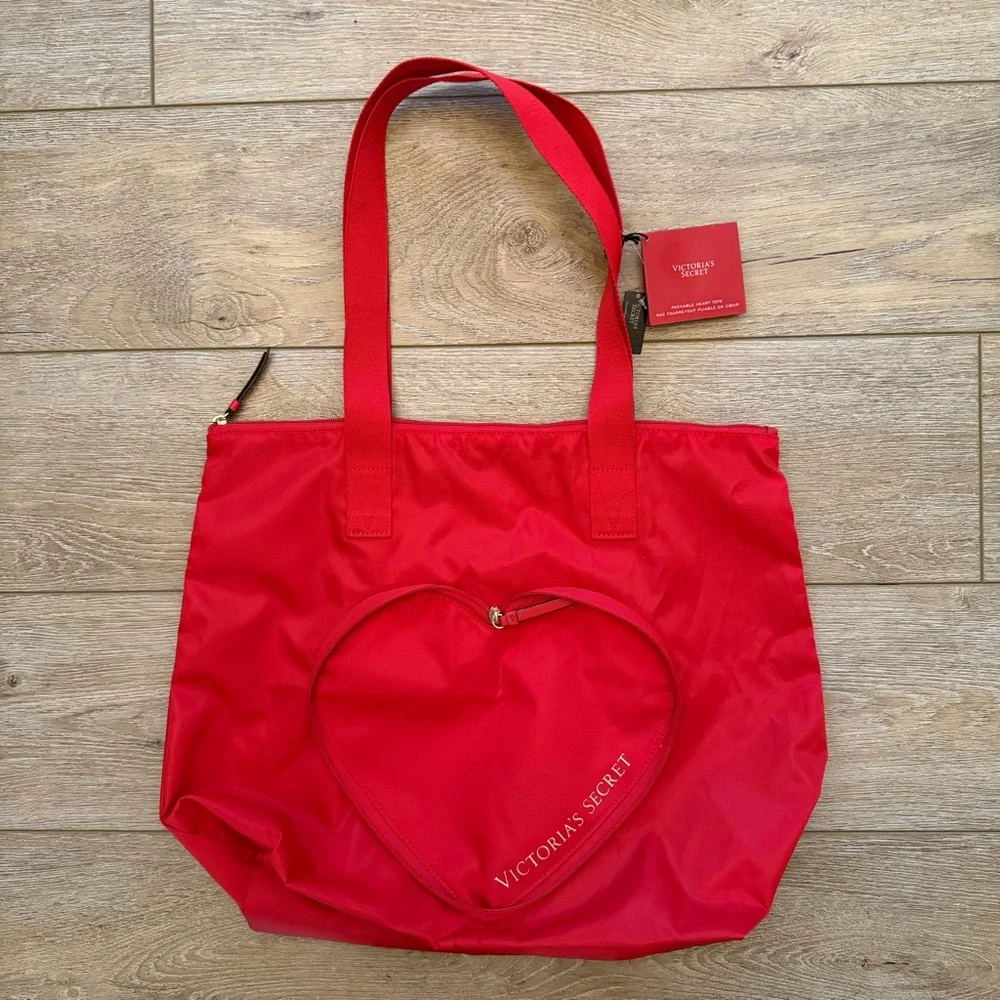 Victoria's Secret‎ Red Heart Packable Tote Bag, a limited edition release NEW
